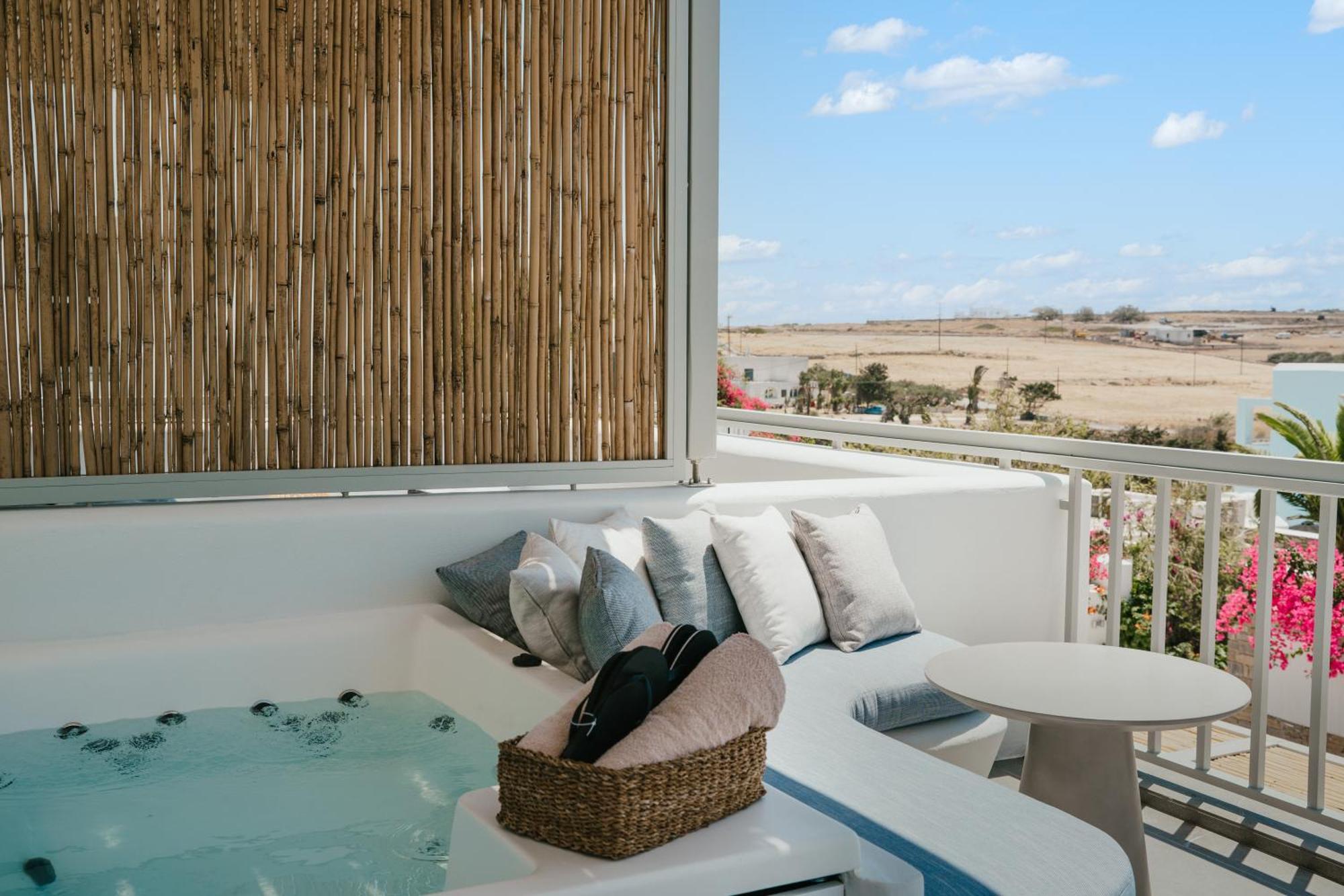 Mr & Mrs White Paros Suites & More Науса Номер фото